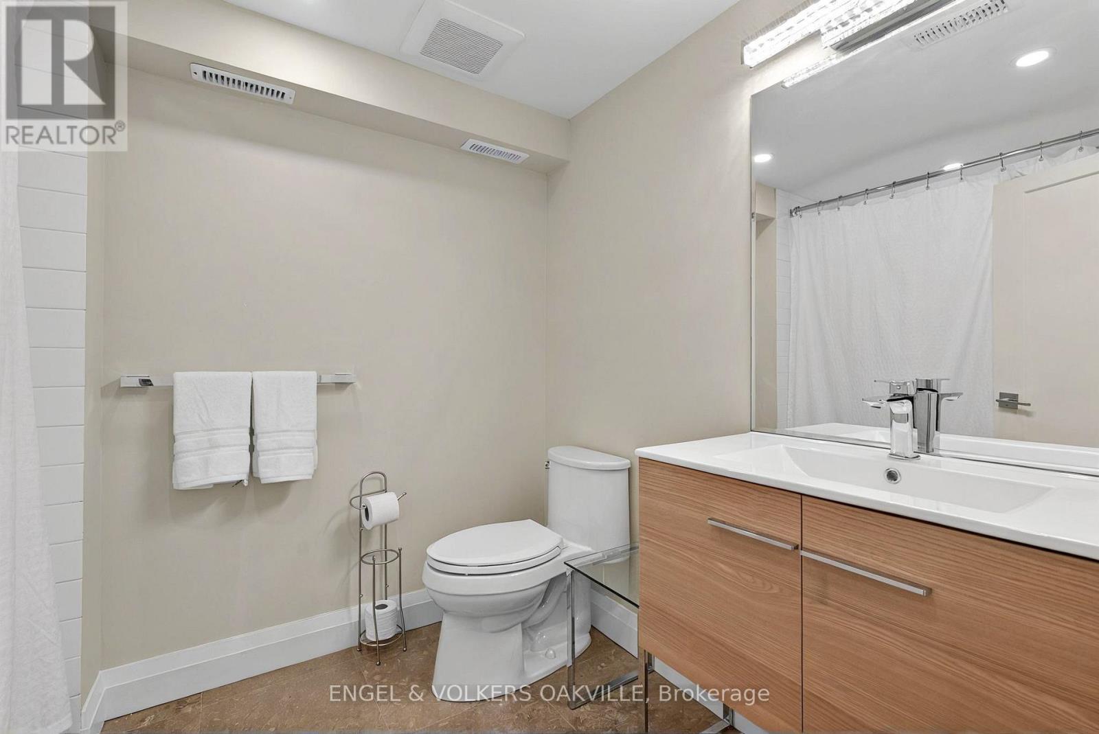 236 Burton Road, Oakville, Ontario  L6K 2K5 - Photo 41 - W12143584
