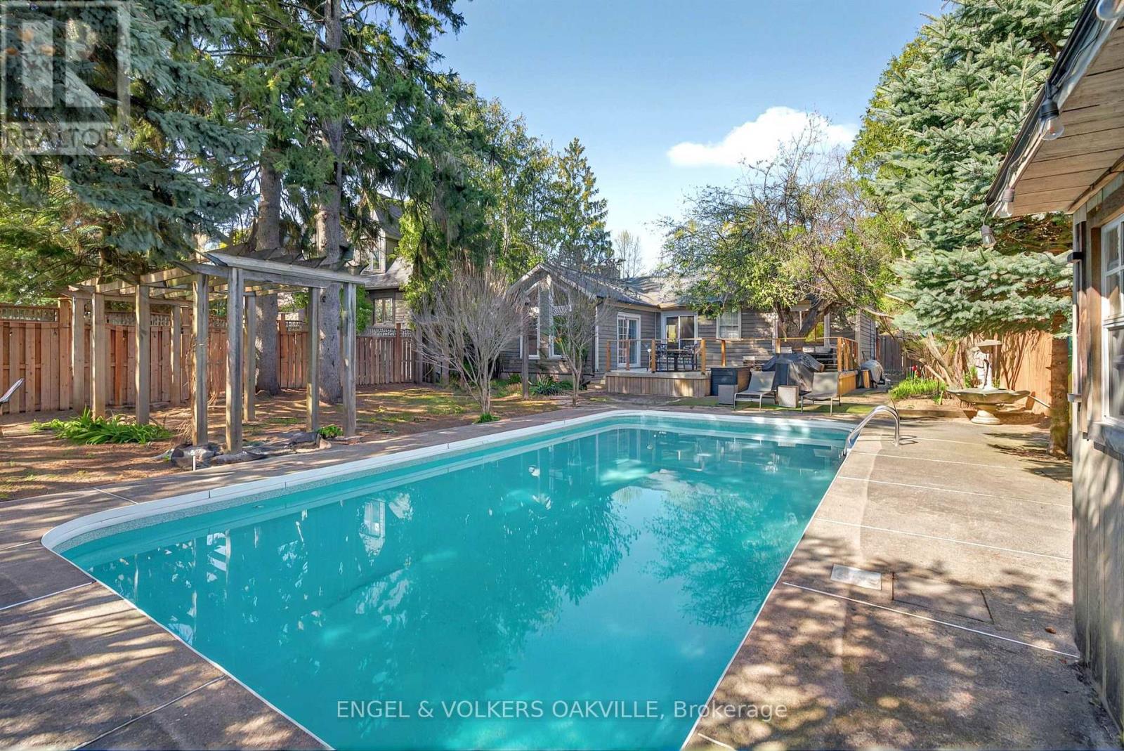 236 Burton Road, Oakville, Ontario  L6K 2K5 - Photo 48 - W12143584