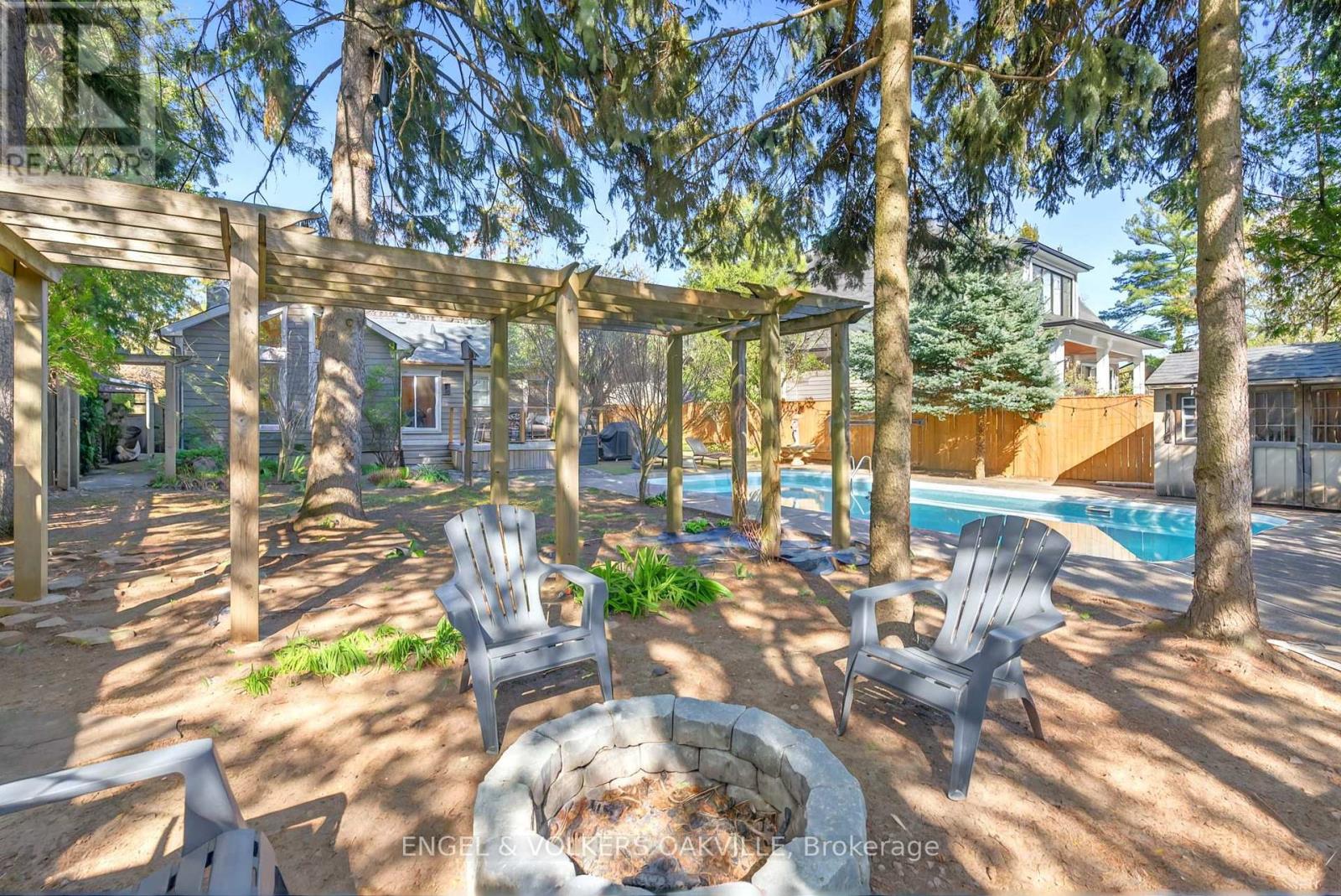 236 Burton Road, Oakville, Ontario  L6K 2K5 - Photo 50 - W12143584