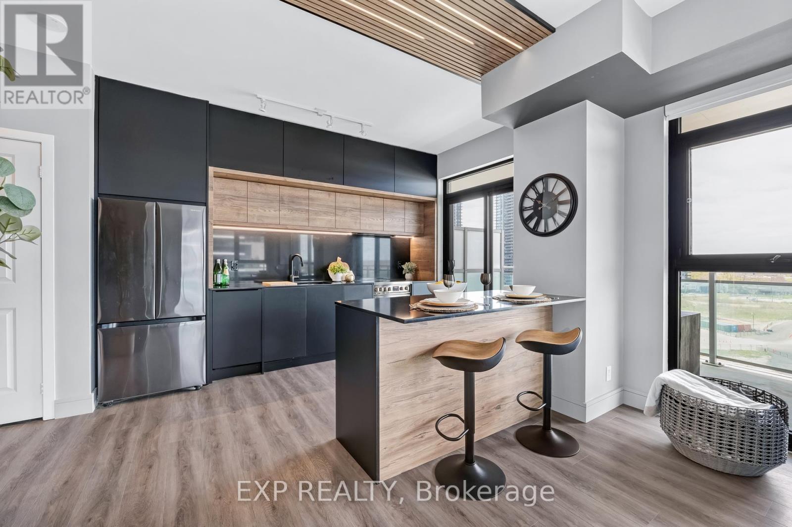 904 - 33 SHORE BREEZE DRIVE, Toronto, Ontario