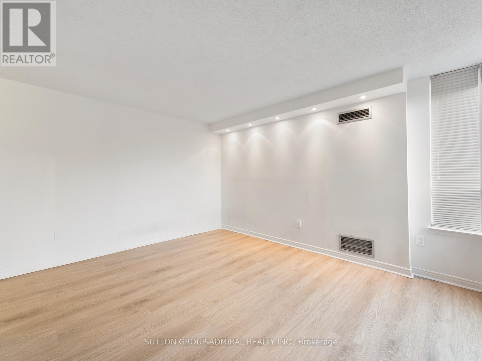 506 - 7250 Yonge Street, Vaughan (Crestwood-Springfarm-Yorkhill), Ontario  L4J 7X1 - Photo 11 - N12073941