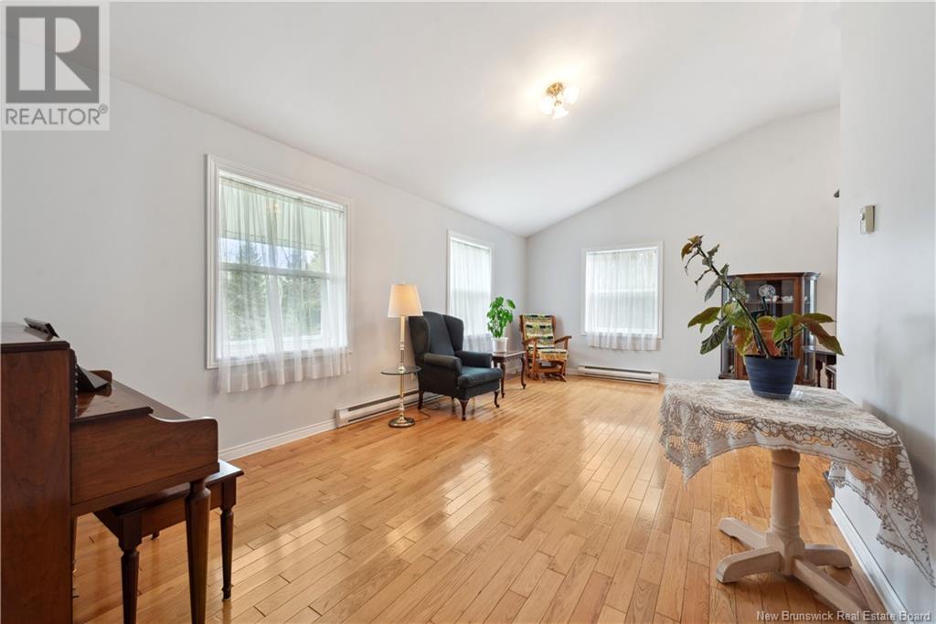 Property at 32 Riverbend Drive image 3