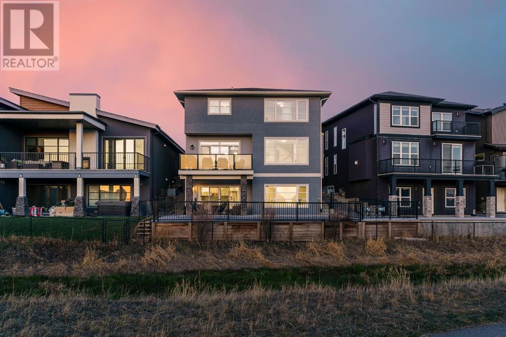 Property at 229 Carringvue Manor NW image 1