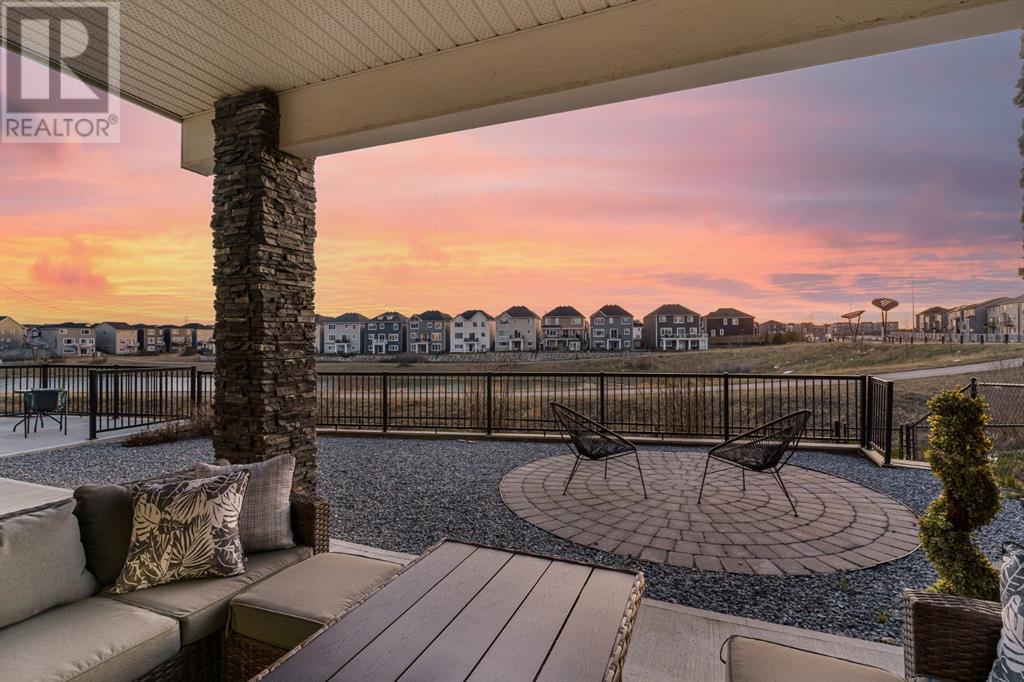 Property at 229 Carringvue Manor NW image 3