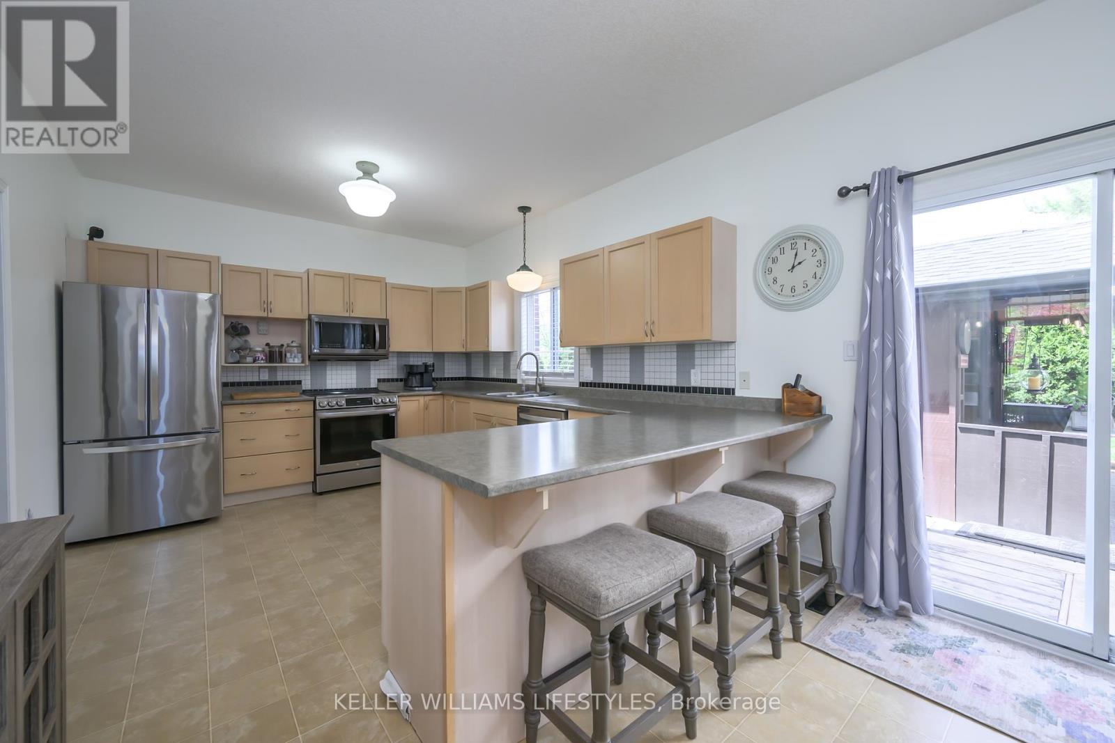 28 Stone Field Lane, Middlesex Centre (Ilderton), Ontario  N0M 2A0 - Photo 17 - X12143667