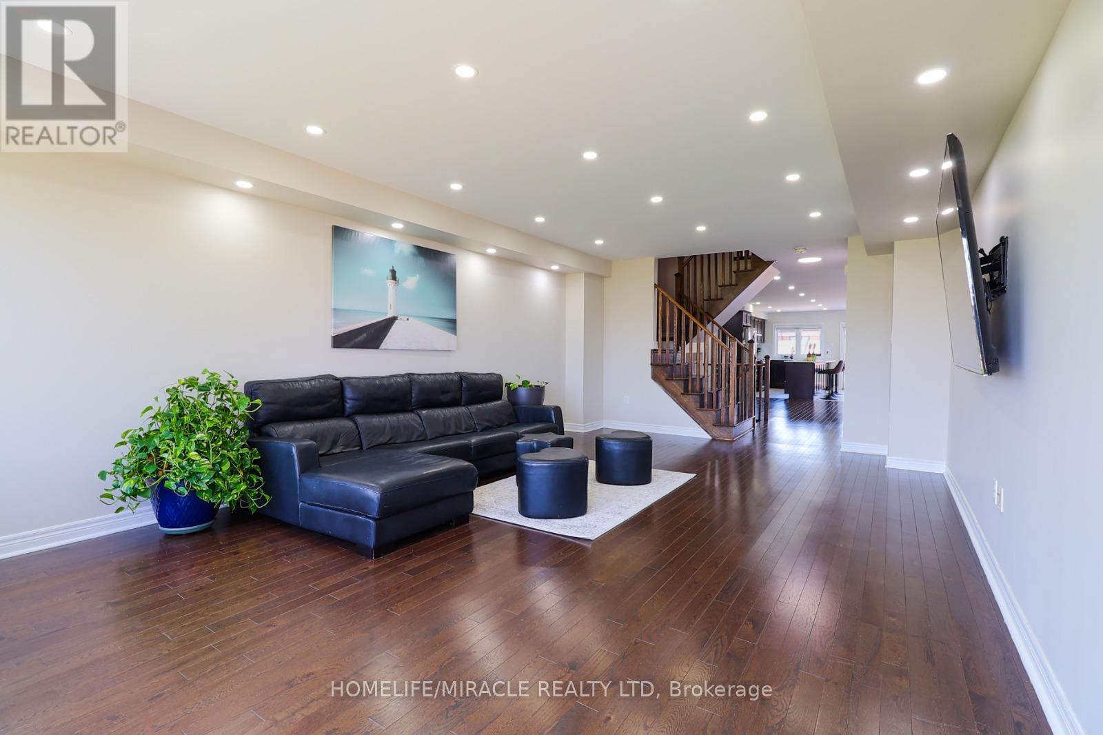5 Sudeley Lane, Brampton, Ontario  L7A 4Z7 - Photo 8 - W12141970