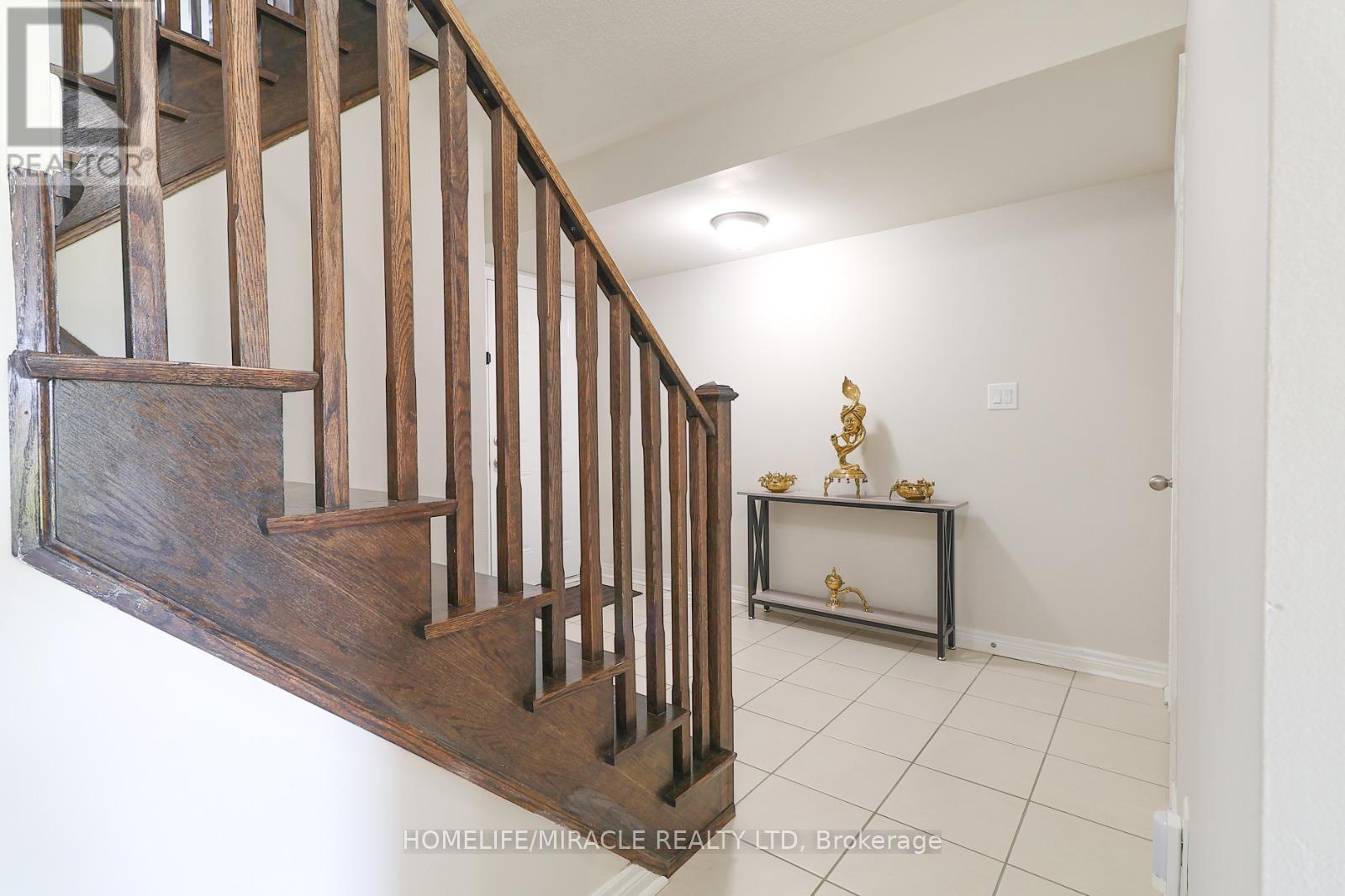 5 Sudeley Lane, Brampton, Ontario  L7A 4Z7 - Photo 12 - W12141970