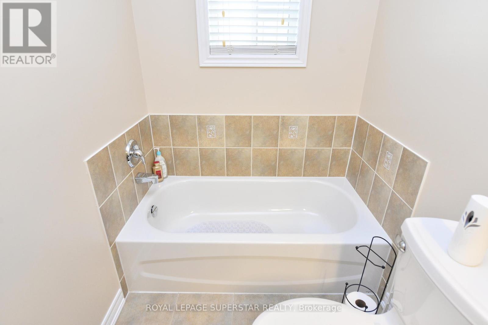 44 Browview Drive, Hamilton, Ontario  L0R 2H9 - Photo 16 - X12143641