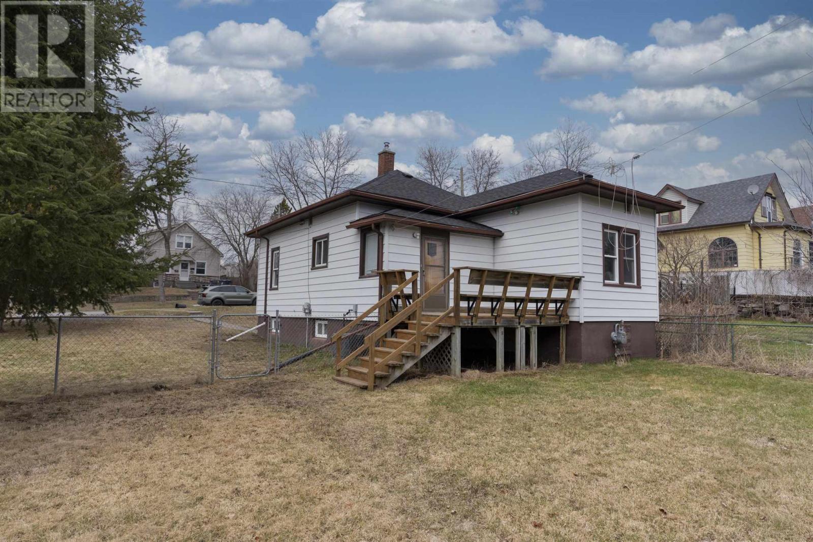 Property at 283 Rupert ST image 2