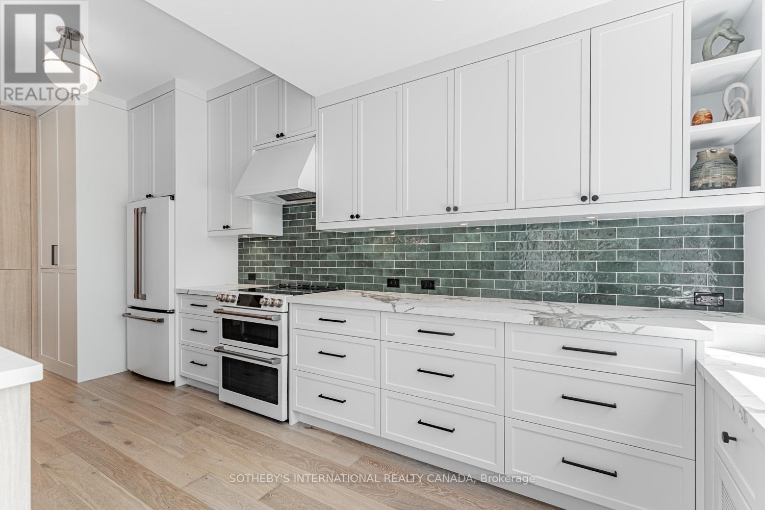 143 Farnham Avenue, Toronto (Yonge-St. Clair), Ontario  M4V 1B7 - Photo 12 - C12143636