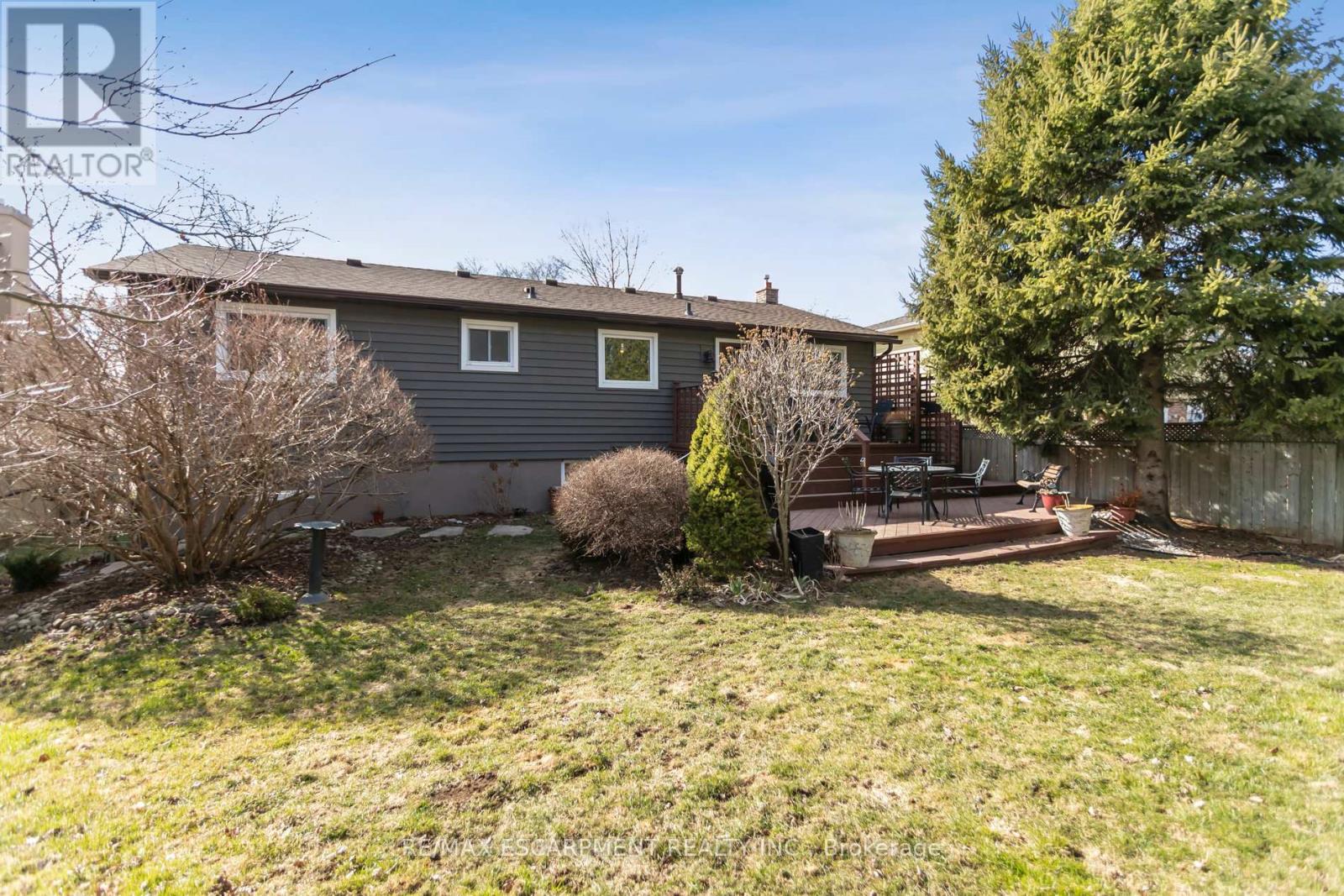 2187 Sandringham Drive, Burlington, Ontario  L7P 3E7 - Photo 22 - W12131078