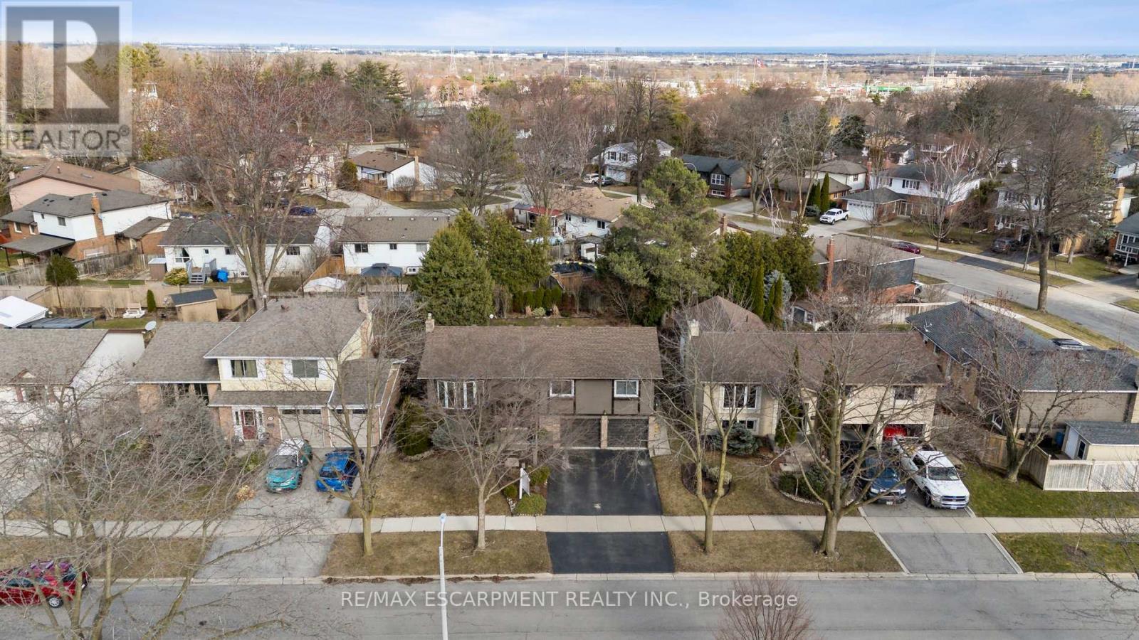 2187 Sandringham Drive, Burlington, Ontario  L7P 3E7 - Photo 43 - W12131078