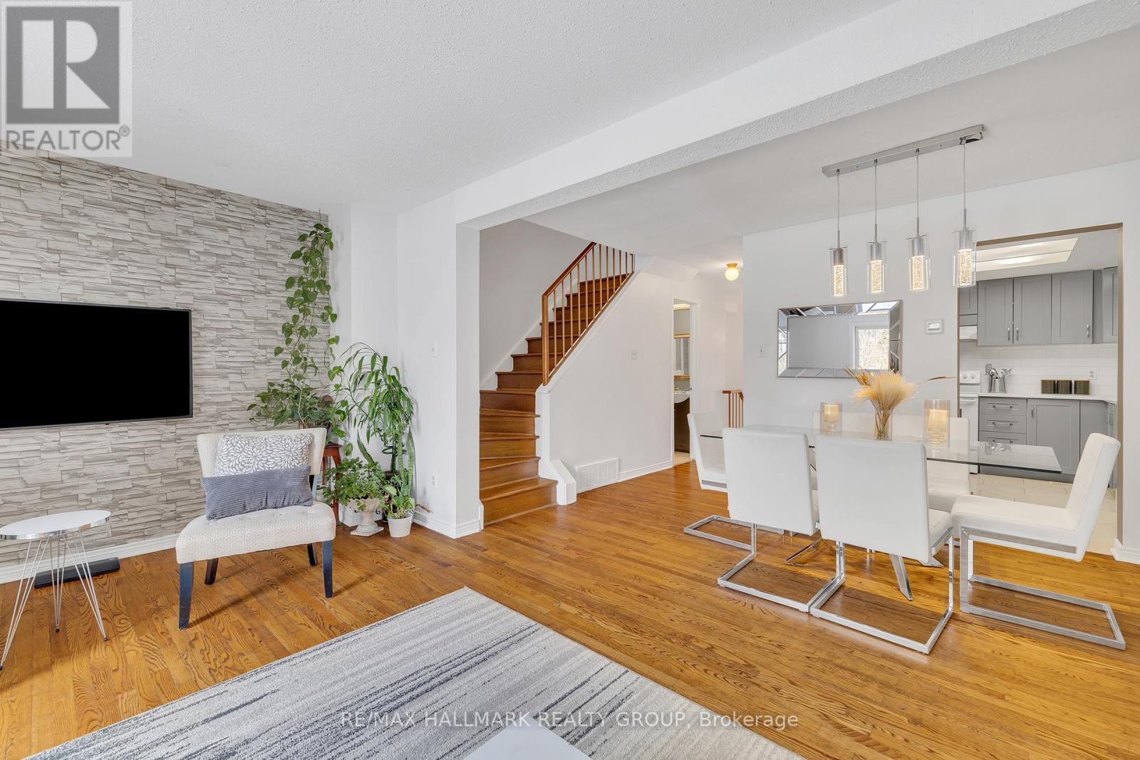 248 Temby Private, Ottawa, Ontario  K1T 2W5 - Photo 12 - X12143704