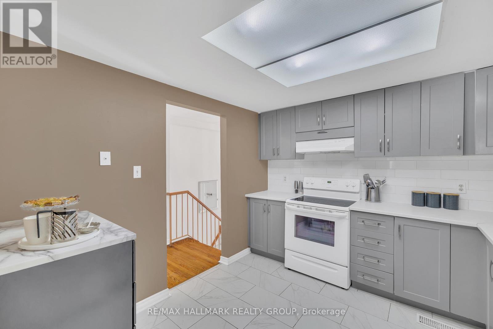 248 Temby Private, Ottawa, Ontario  K1T 2W5 - Photo 20 - X12143704