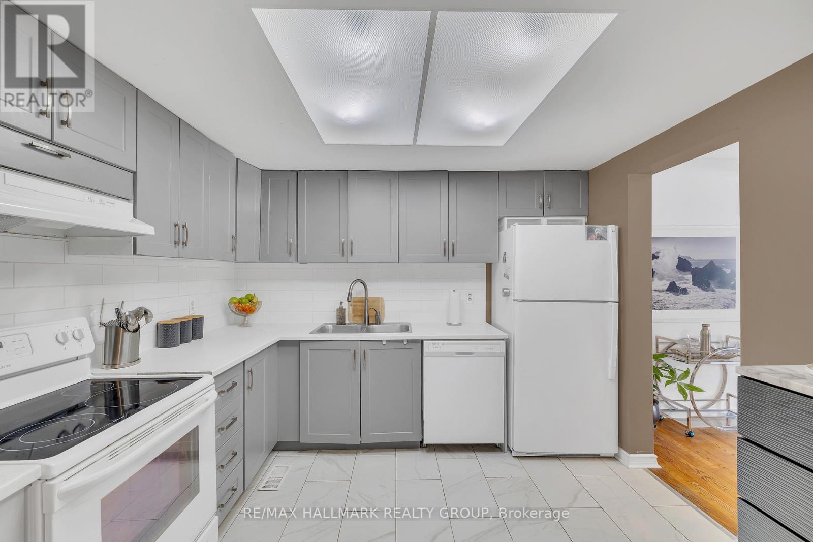 248 Temby Private, Ottawa, Ontario  K1T 2W5 - Photo 21 - X12143704