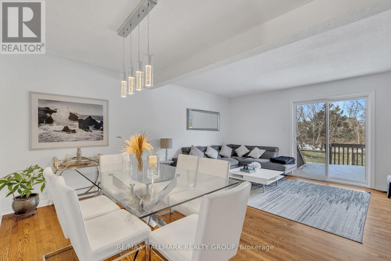 248 Temby Private, Ottawa, Ontario  K1T 2W5 - Photo 6 - X12143704