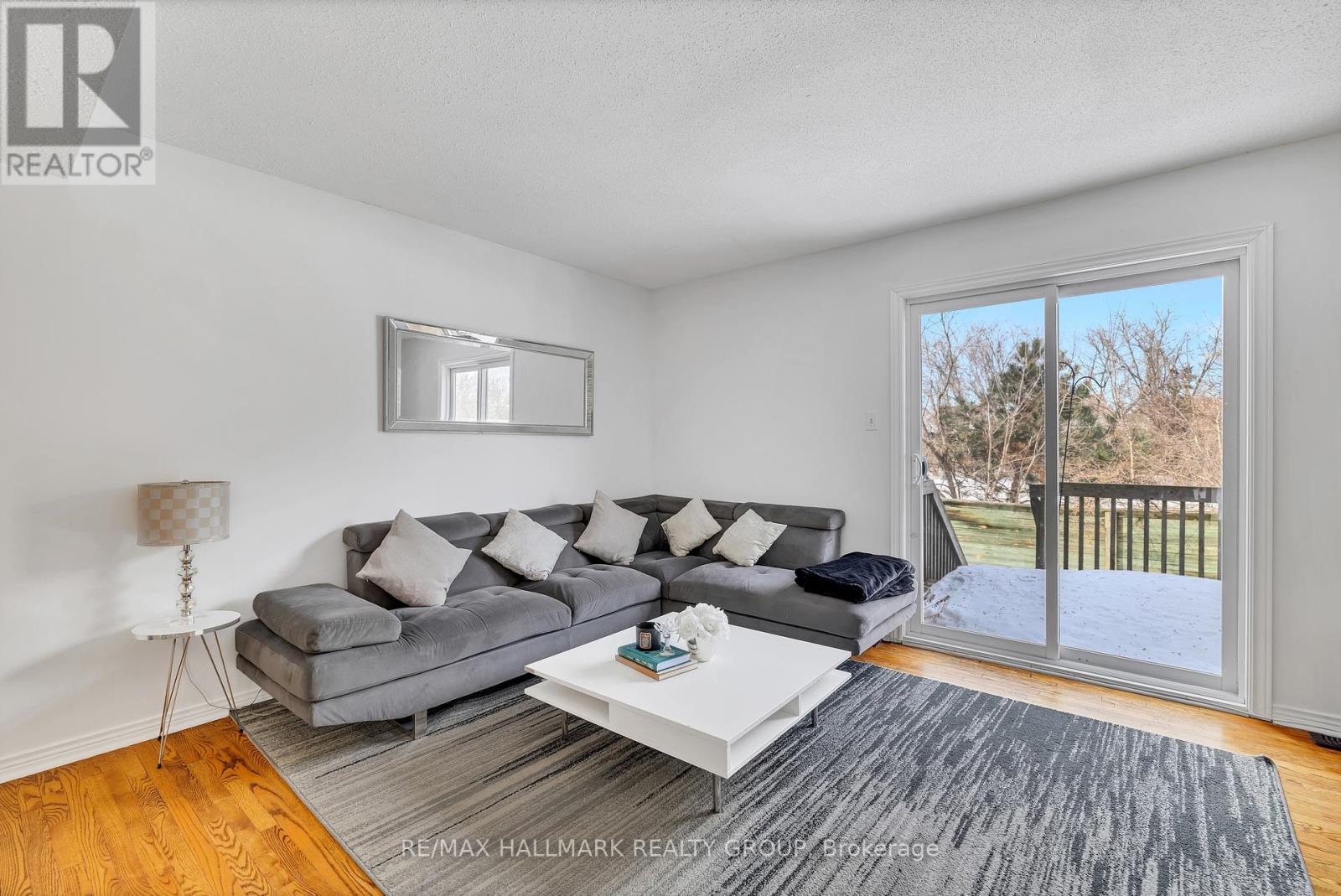 248 Temby Private, Ottawa, Ontario  K1T 2W5 - Photo 8 - X12143704