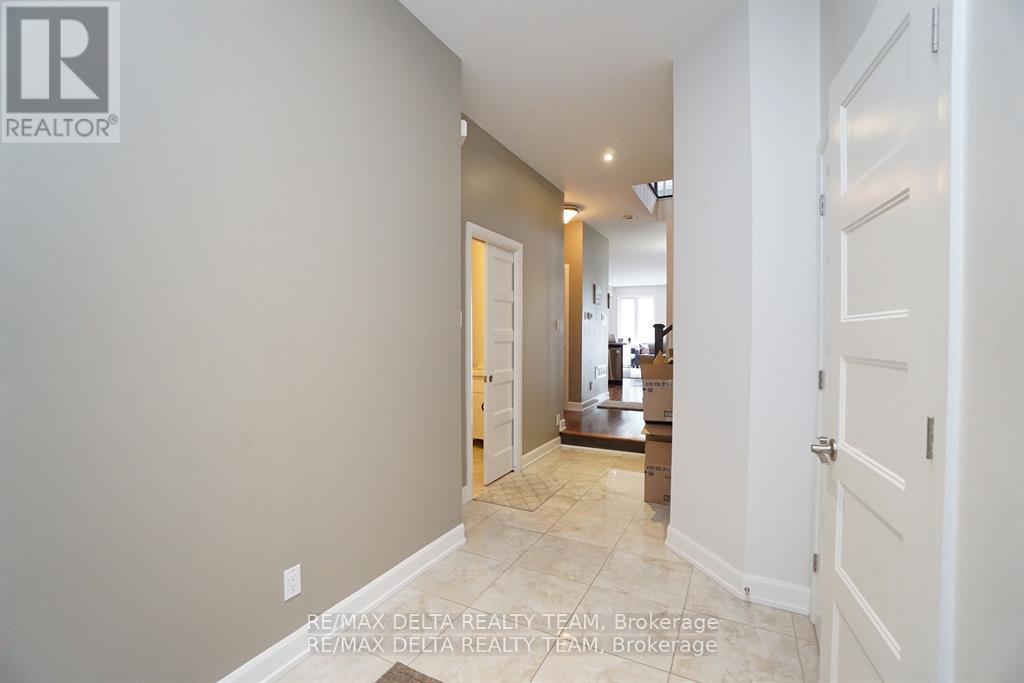 498 Moodie Drive, Ottawa, Ontario  K2H 8A7 - Photo 3 - X12143721