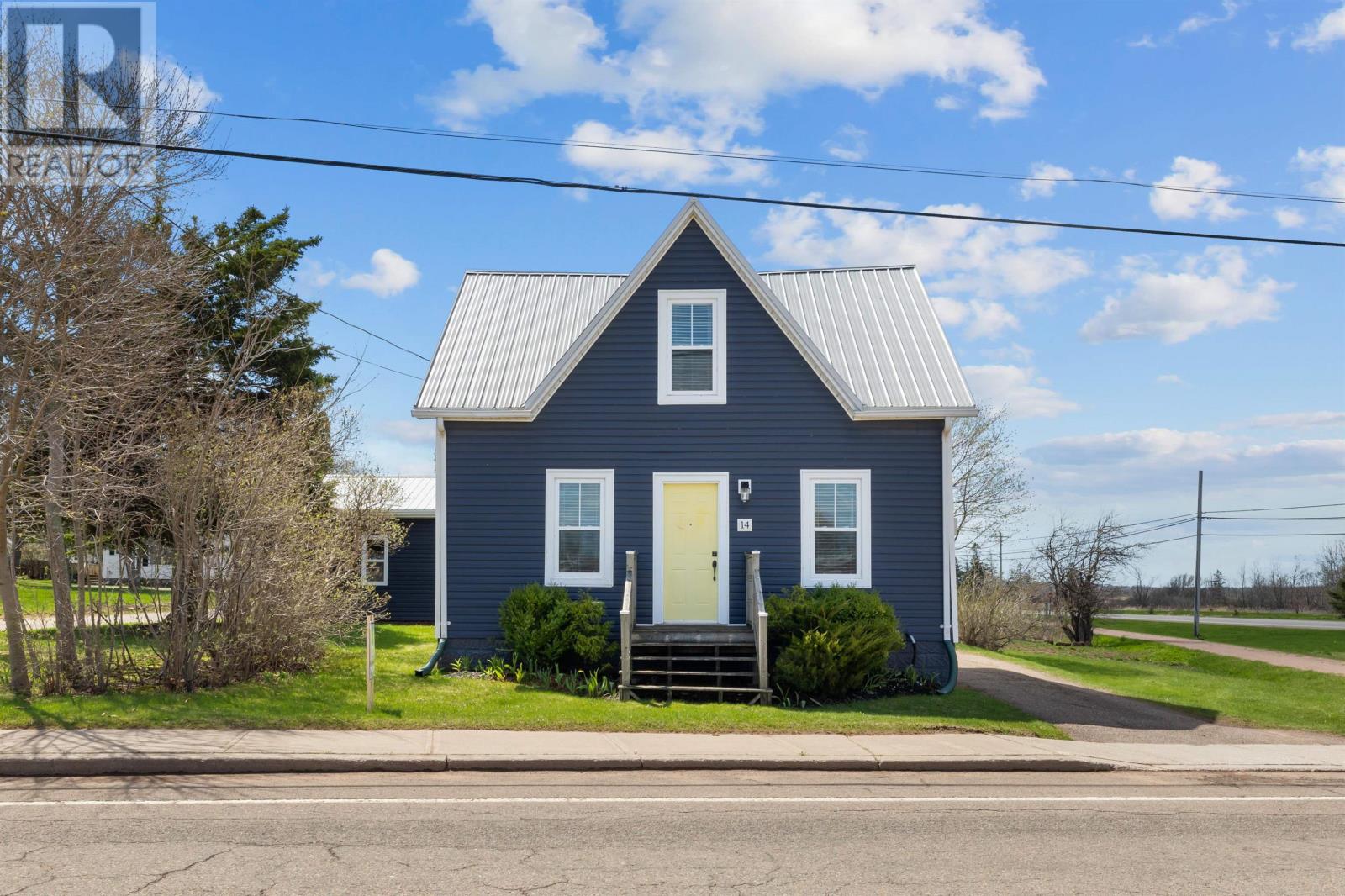 14 South Main Street, Mount Stewart, Prince Edward Island  C0A 1T0 - Photo 3 - 202509845