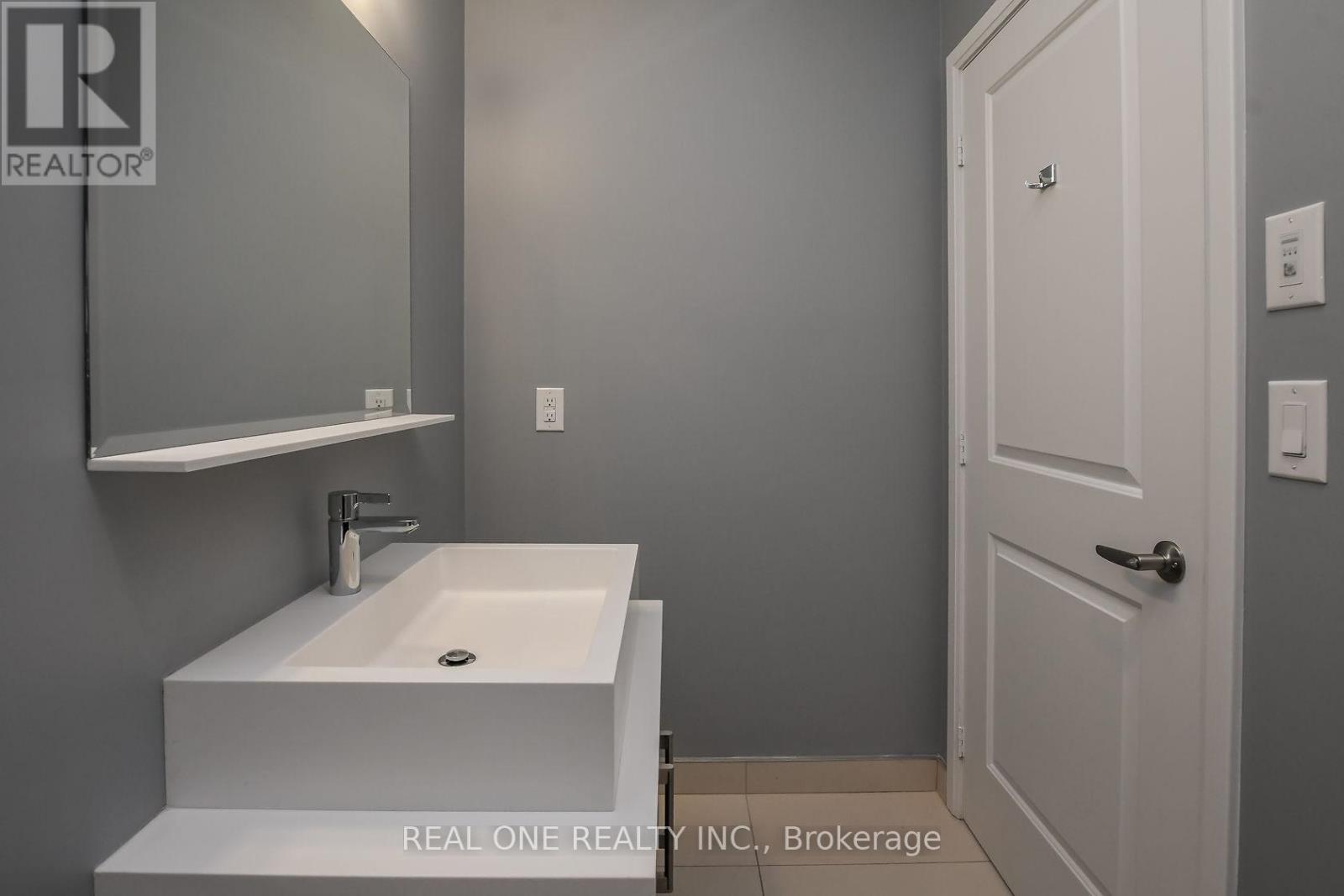 Ph03 - 65 St Mary Street, Toronto, Ontario  M5S 0A6 - Photo 32 - C12143712