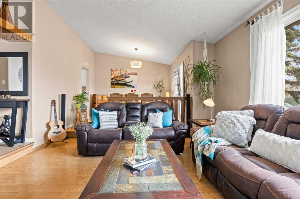 1127 Falworth Road Ne, Calgary, Alberta  T3J 1C8 - Photo 12 - A2216519