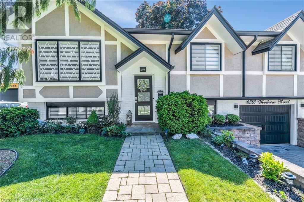 Property at 692 WOODVIEW Road image 2
