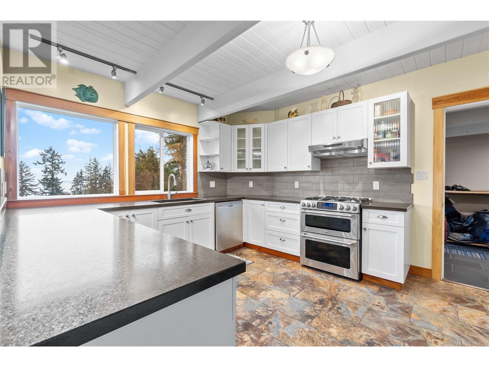 1461 16 Street Ne, Salmon Arm, British Columbia  V1E 2T8 - Photo 17 - 10331603