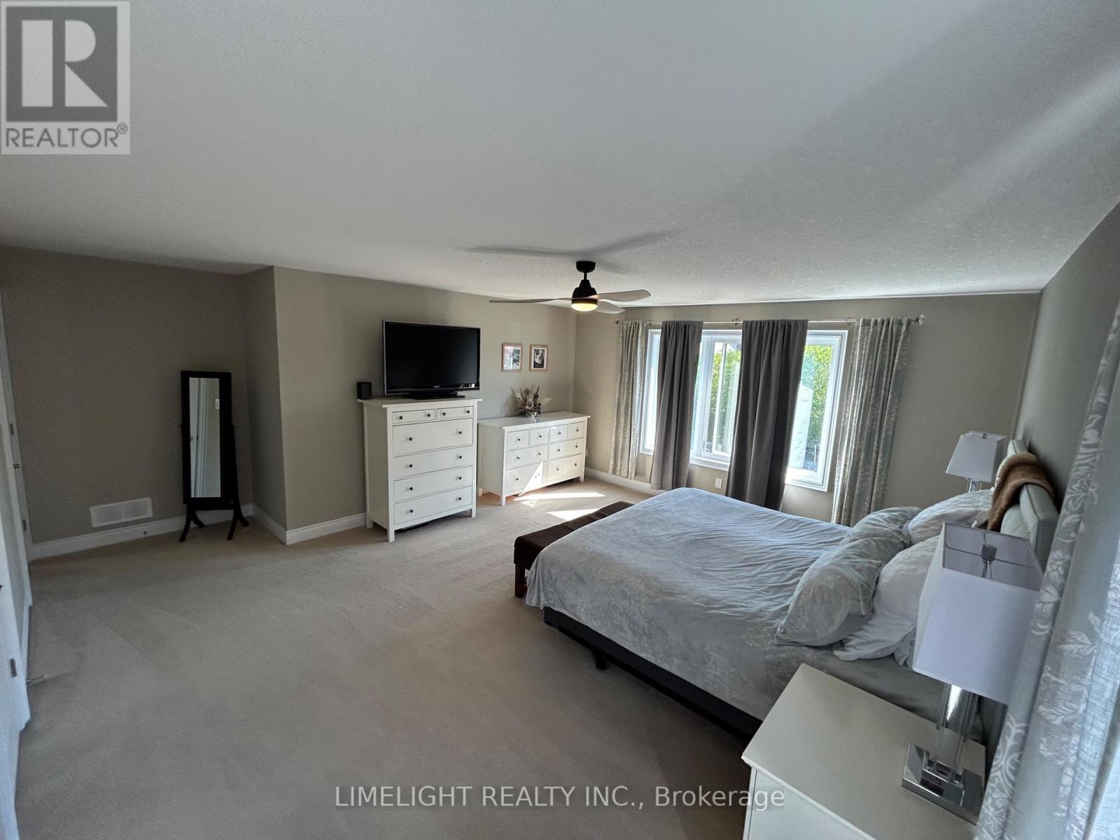 1896 Jubilee Drive, London North (North E), Ontario  N6G 0H6 - Photo 19 - X12143615