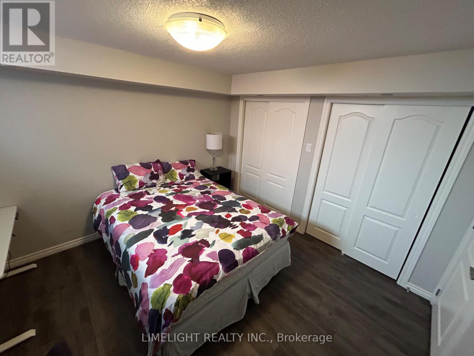 1896 Jubilee Drive, London North (North E), Ontario  N6G 0H6 - Photo 37 - X12143615