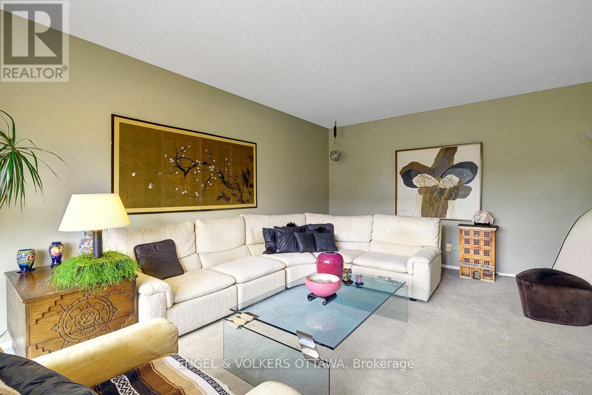 59 Charing Road, Ottawa, Ontario  K2G 4G3 - Photo 10 - X12134017