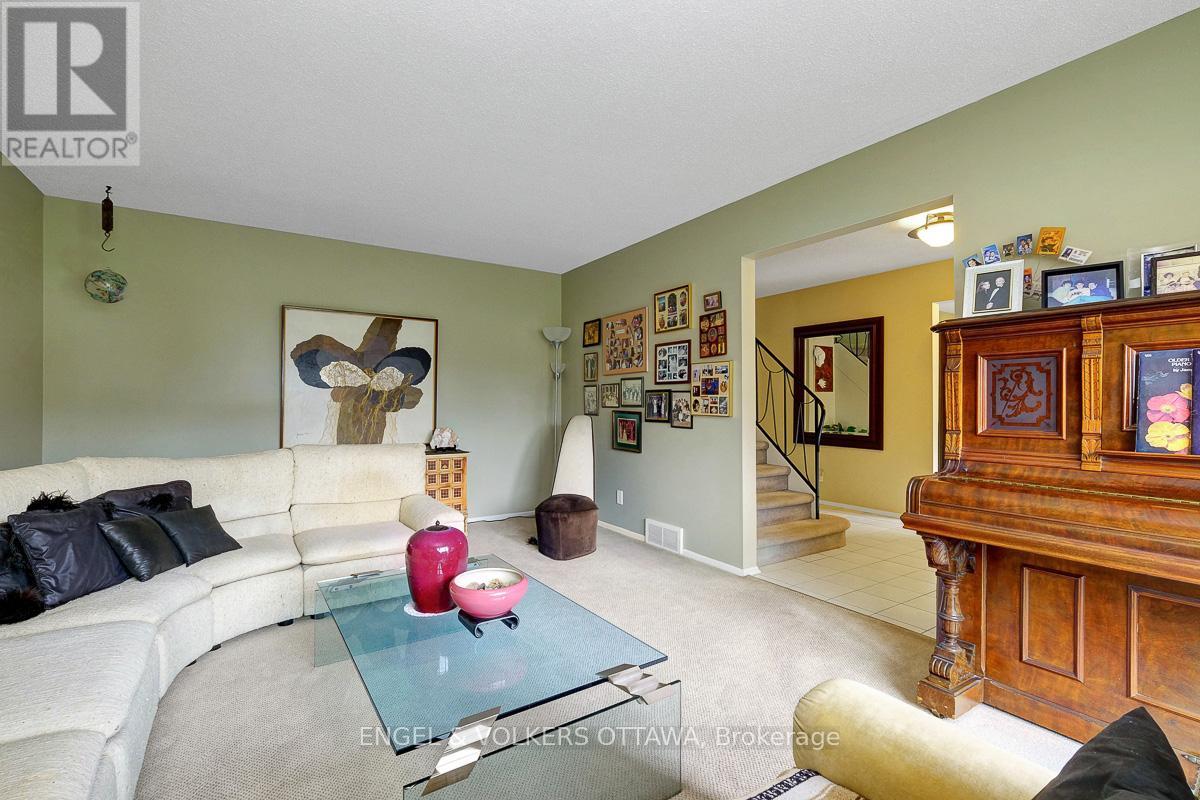 59 Charing Road, Ottawa, Ontario  K2G 4G3 - Photo 11 - X12134017