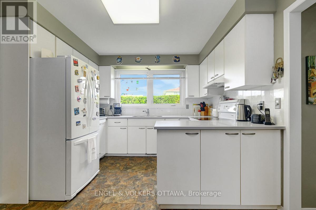 59 Charing Road, Ottawa, Ontario  K2G 4G3 - Photo 17 - X12134017