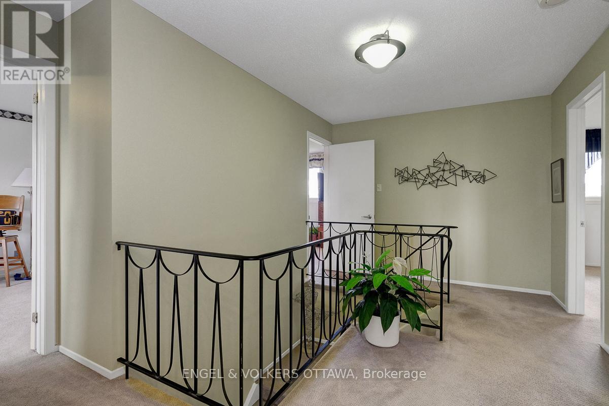 59 Charing Road, Ottawa, Ontario  K2G 4G3 - Photo 28 - X12134017