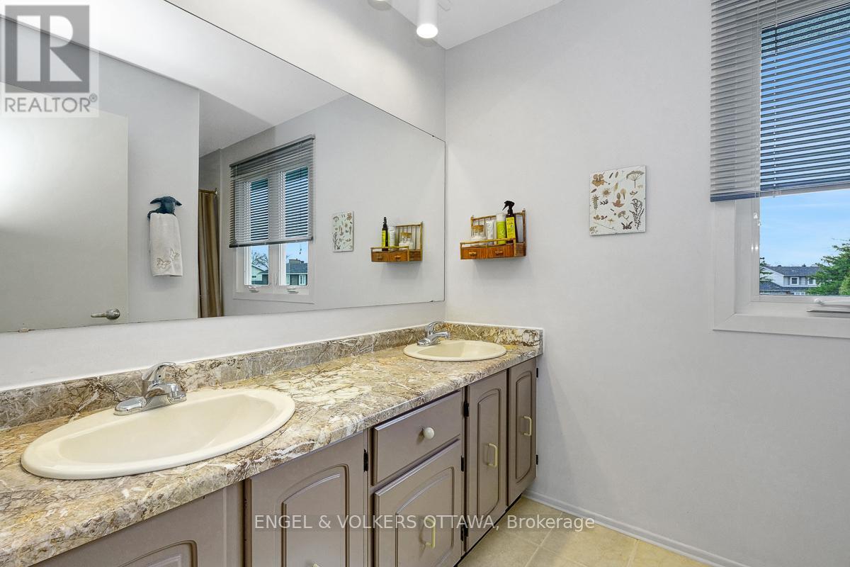 59 Charing Road, Ottawa, Ontario  K2G 4G3 - Photo 36 - X12134017