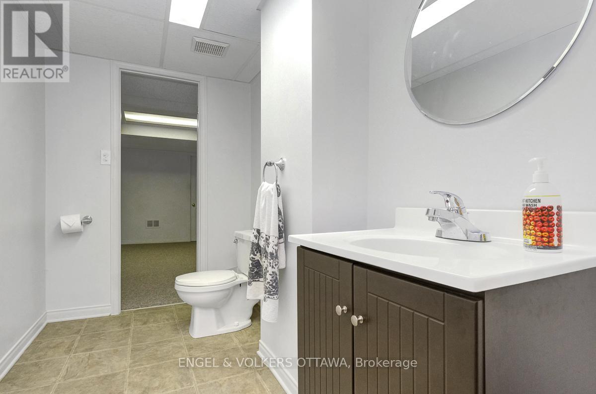 59 Charing Road, Ottawa, Ontario  K2G 4G3 - Photo 40 - X12134017