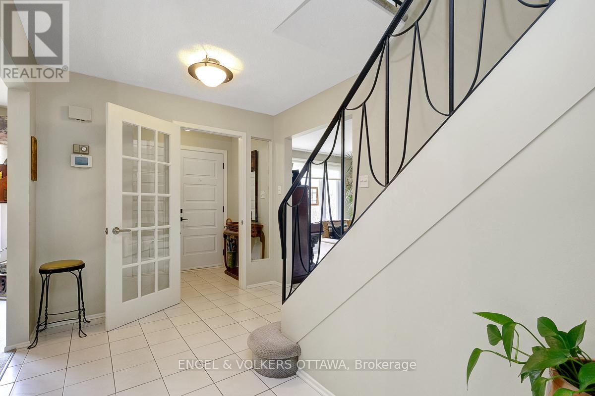59 Charing Road, Ottawa, Ontario  K2G 4G3 - Photo 5 - X12134017