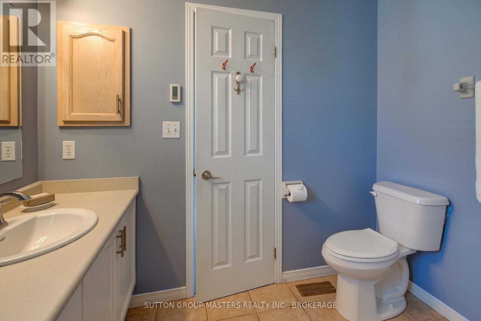 14 Abbey Dawn Drive, Loyalist, Ontario  K0H 1G0 - Photo 23 - X12143835