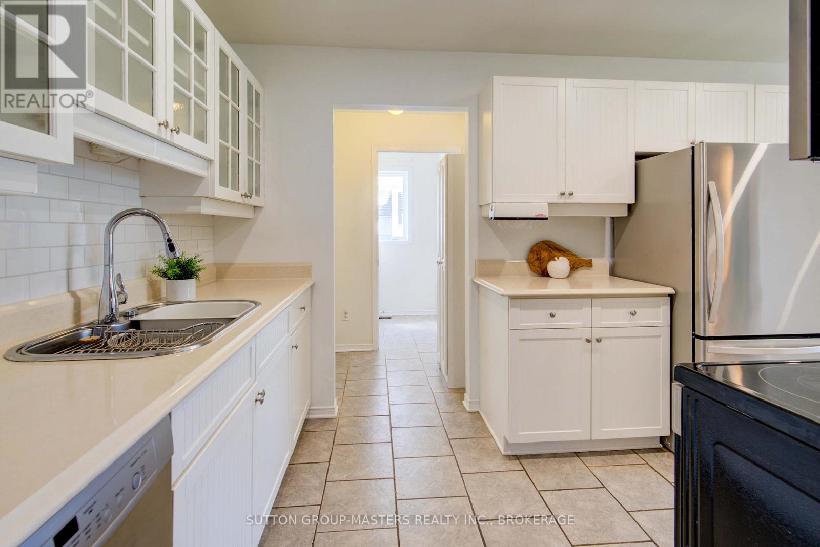 14 Abbey Dawn Drive, Loyalist, Ontario  K0H 1G0 - Photo 7 - X12143835
