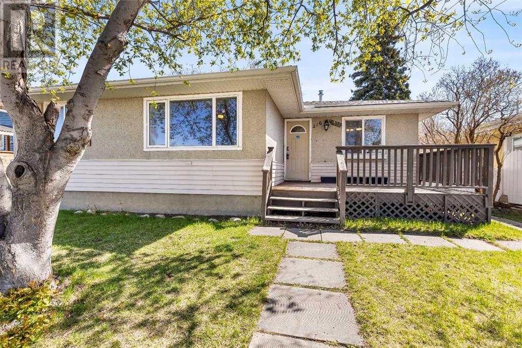 Property at 216 Van Horne Crescent NE image 1