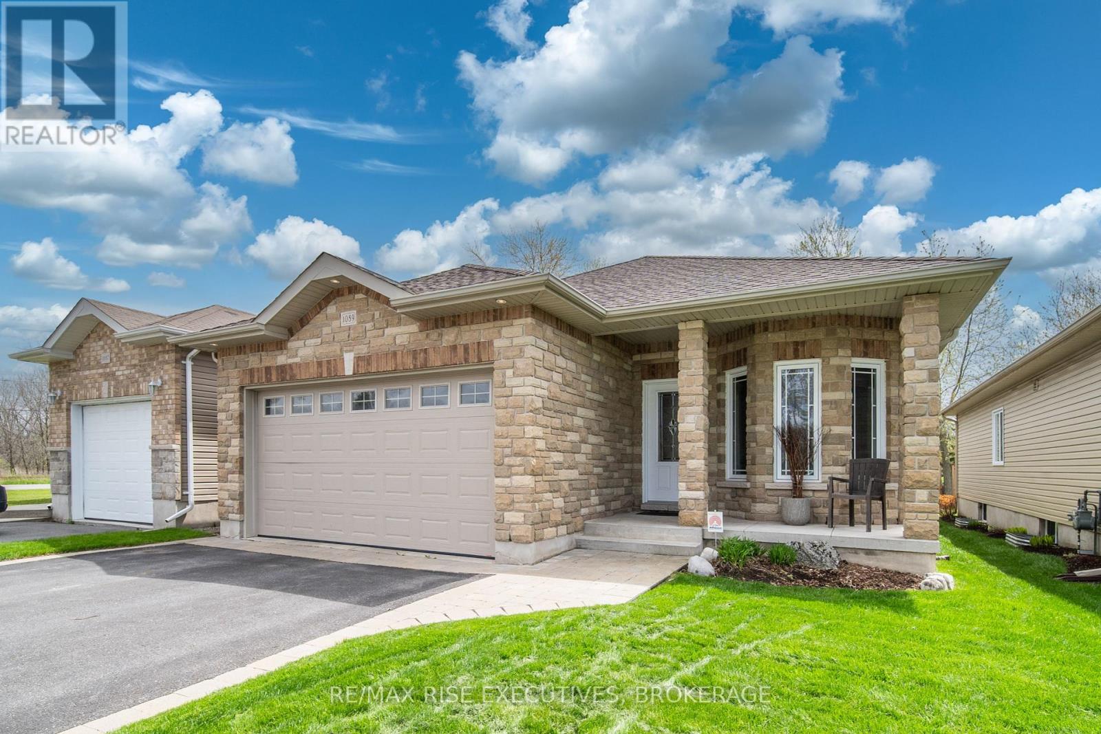 Property at 1089 CROSSFIELD AVENUE image 2