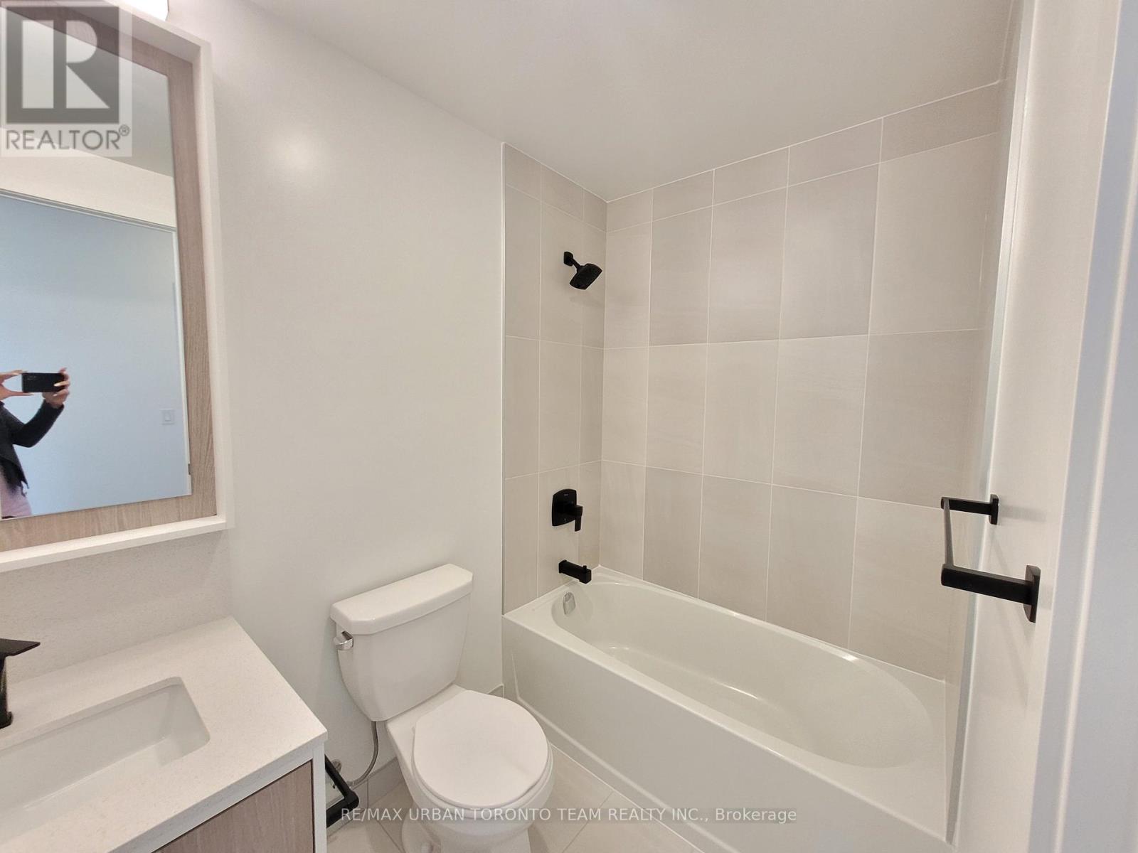 3204 - 36 Zorra Street, Toronto, Ontario  M8Z 1R7 - Photo 8 - W12143646