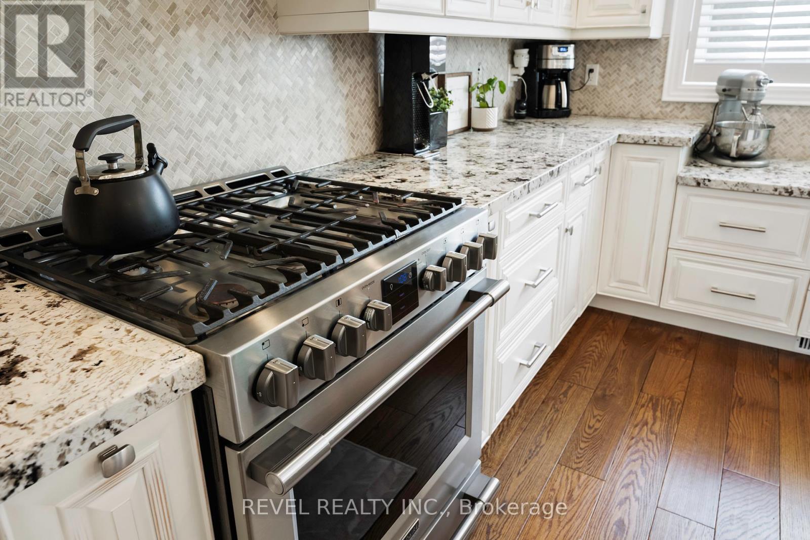 35 Miller Drive, Halton Hills, Ontario  L7G 5P7 - Photo 20 - W12143677