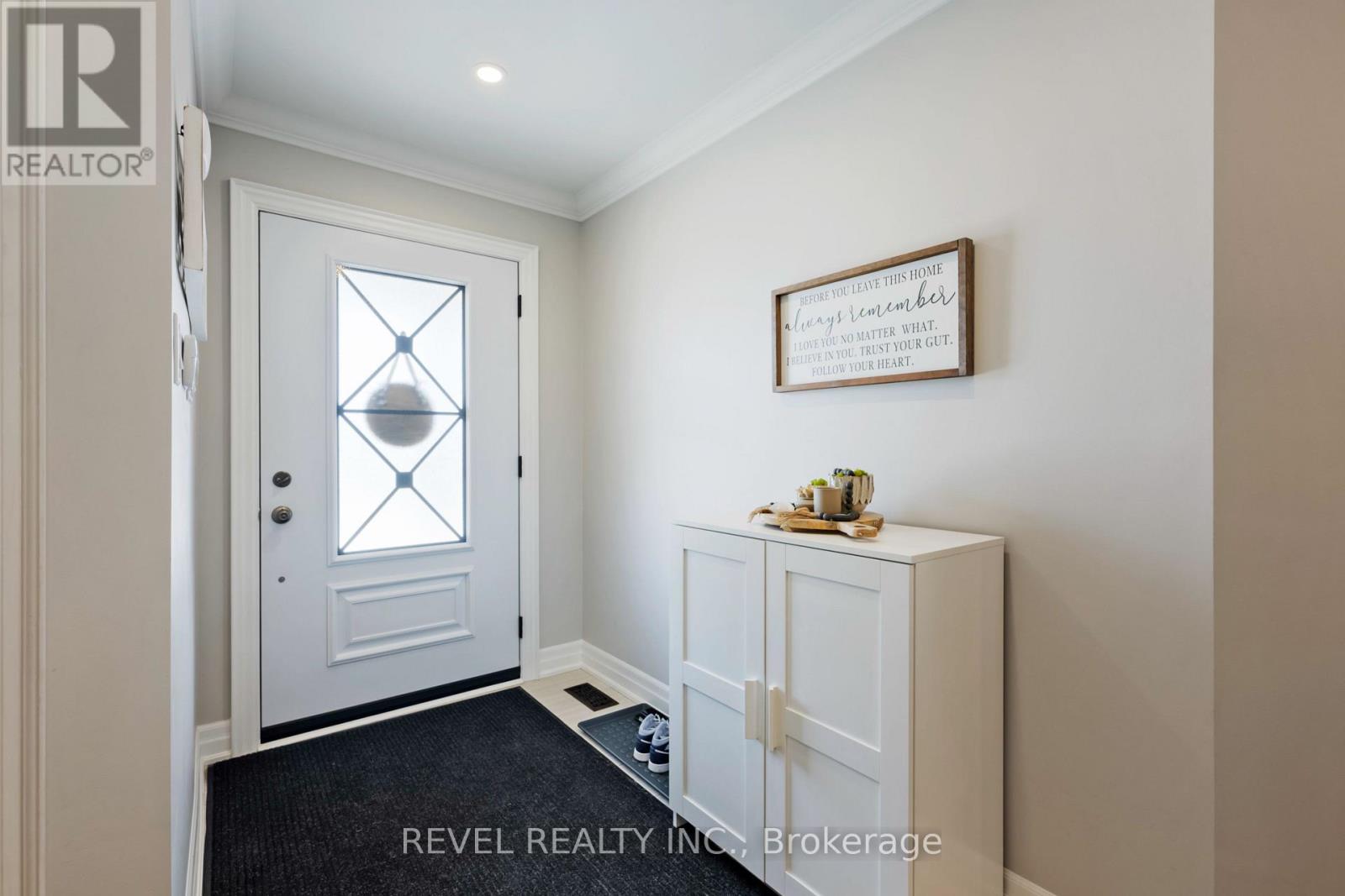 35 Miller Drive, Halton Hills, Ontario  L7G 5P7 - Photo 4 - W12143677