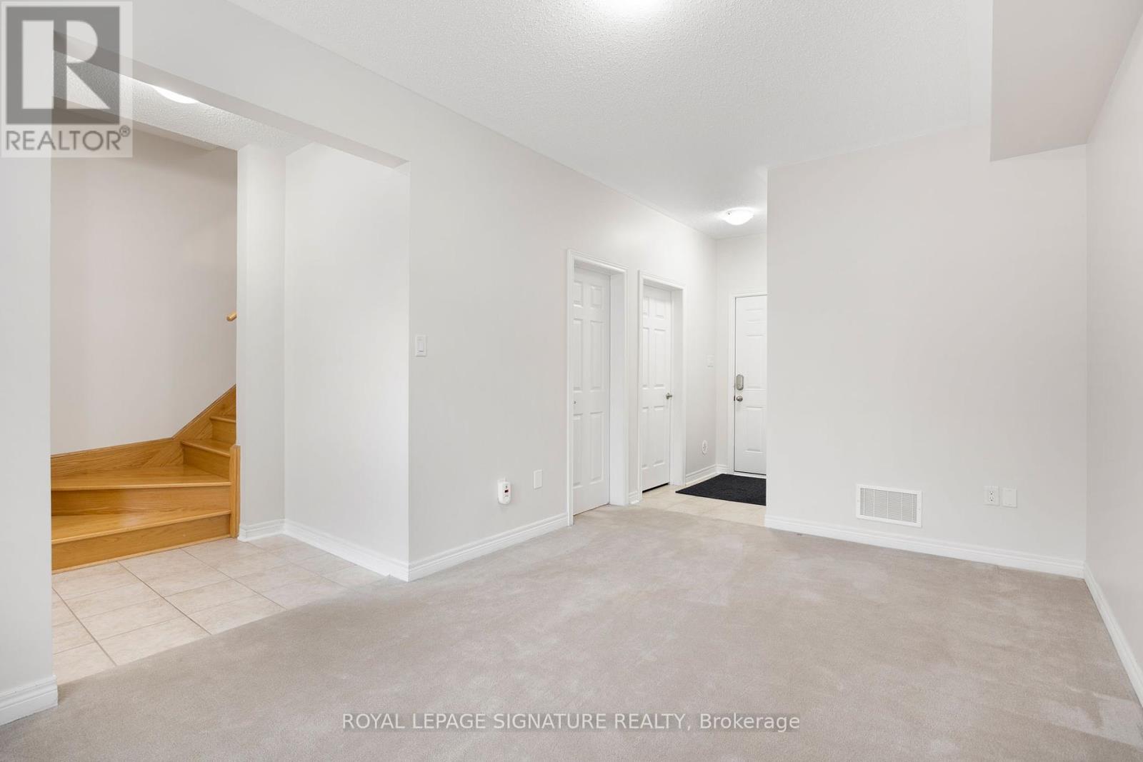 3046 Eberly Woods Drive, Oakville, Ontario  L6M 0T5 - Photo 4 - W12143700