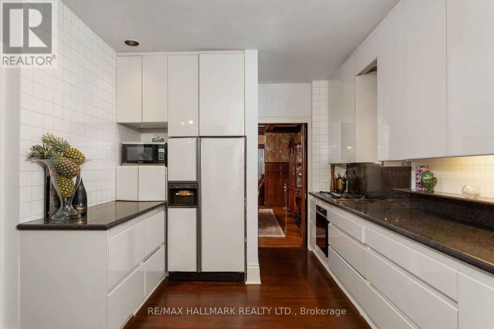 60 Indian Grove, Toronto, Ontario  M6R 2Y3 - Photo 11 - W12143711