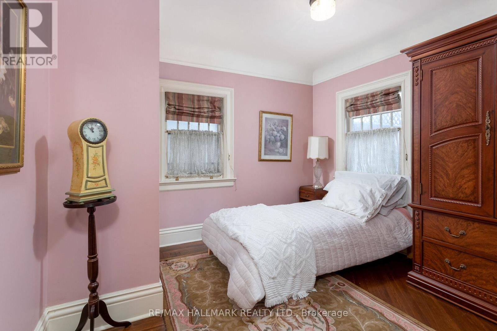 60 Indian Grove, Toronto, Ontario  M6R 2Y3 - Photo 13 - W12143711