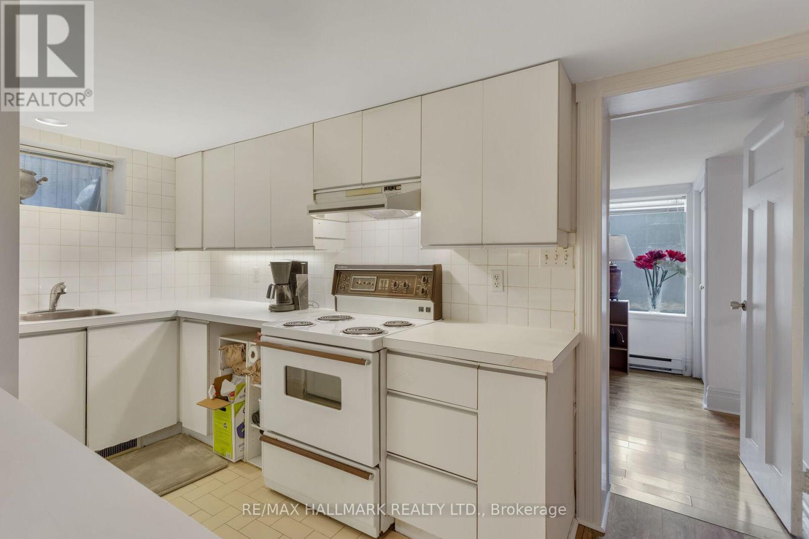 60 Indian Grove, Toronto, Ontario  M6R 2Y3 - Photo 29 - W12143711
