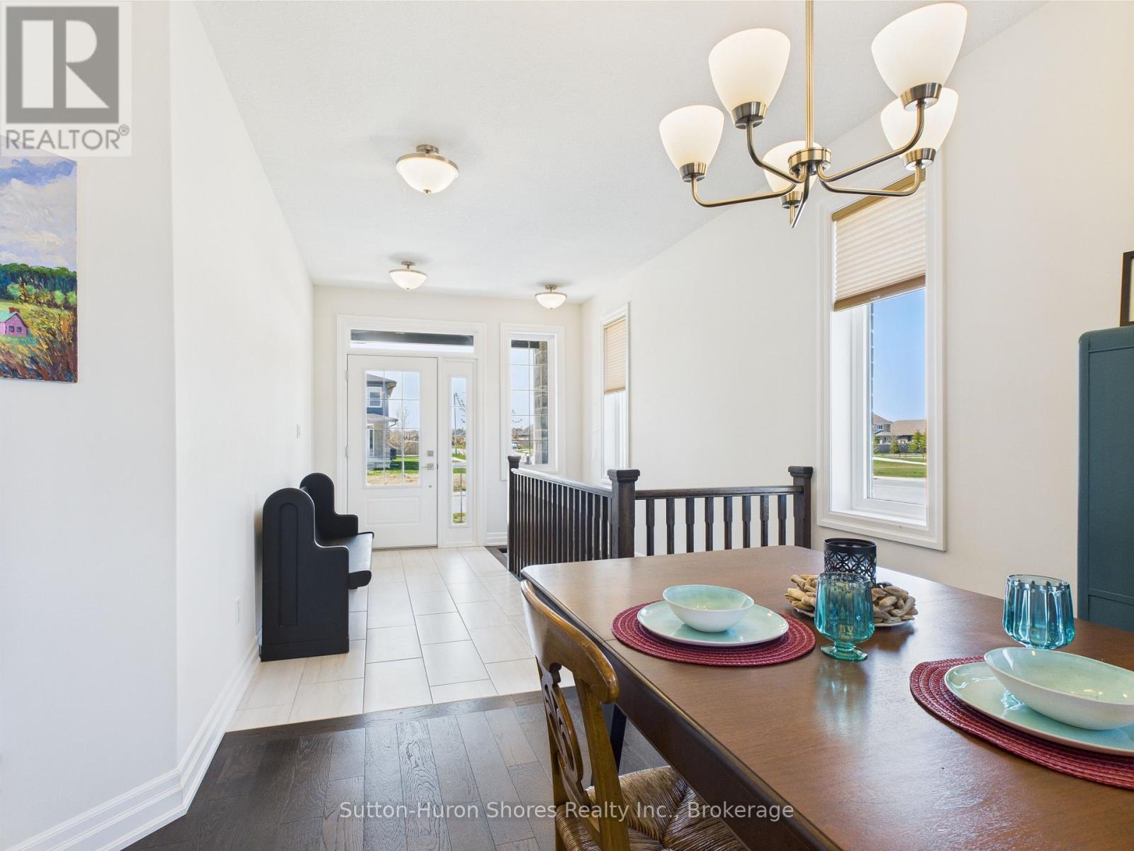 413 Walker Crescent, Saugeen Shores, Ontario  N0H 2C3 - Photo 6 - X12141377
