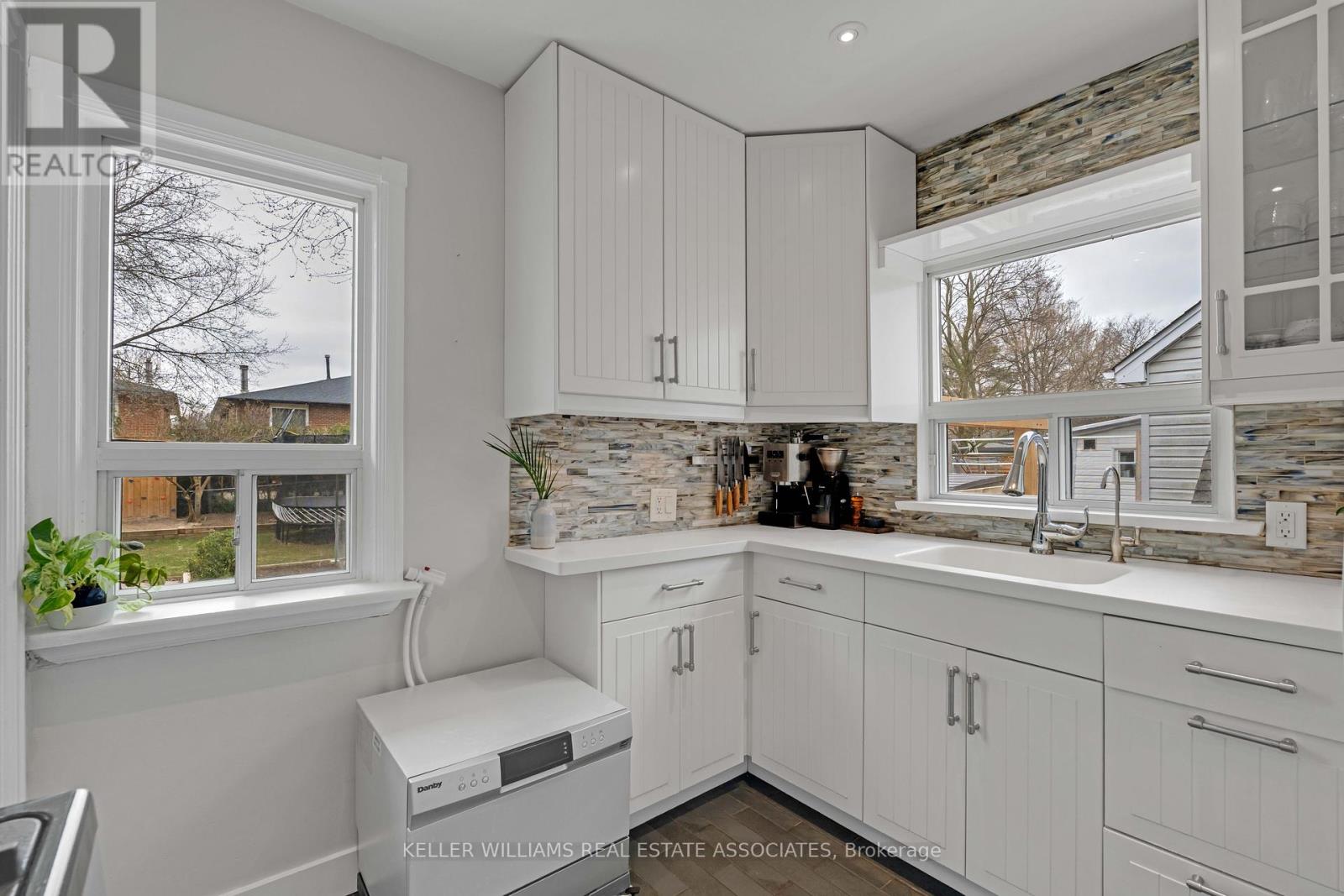 25 Rogers Road, Brampton, Ontario  L6X 1L7 - Photo 15 - W12090113