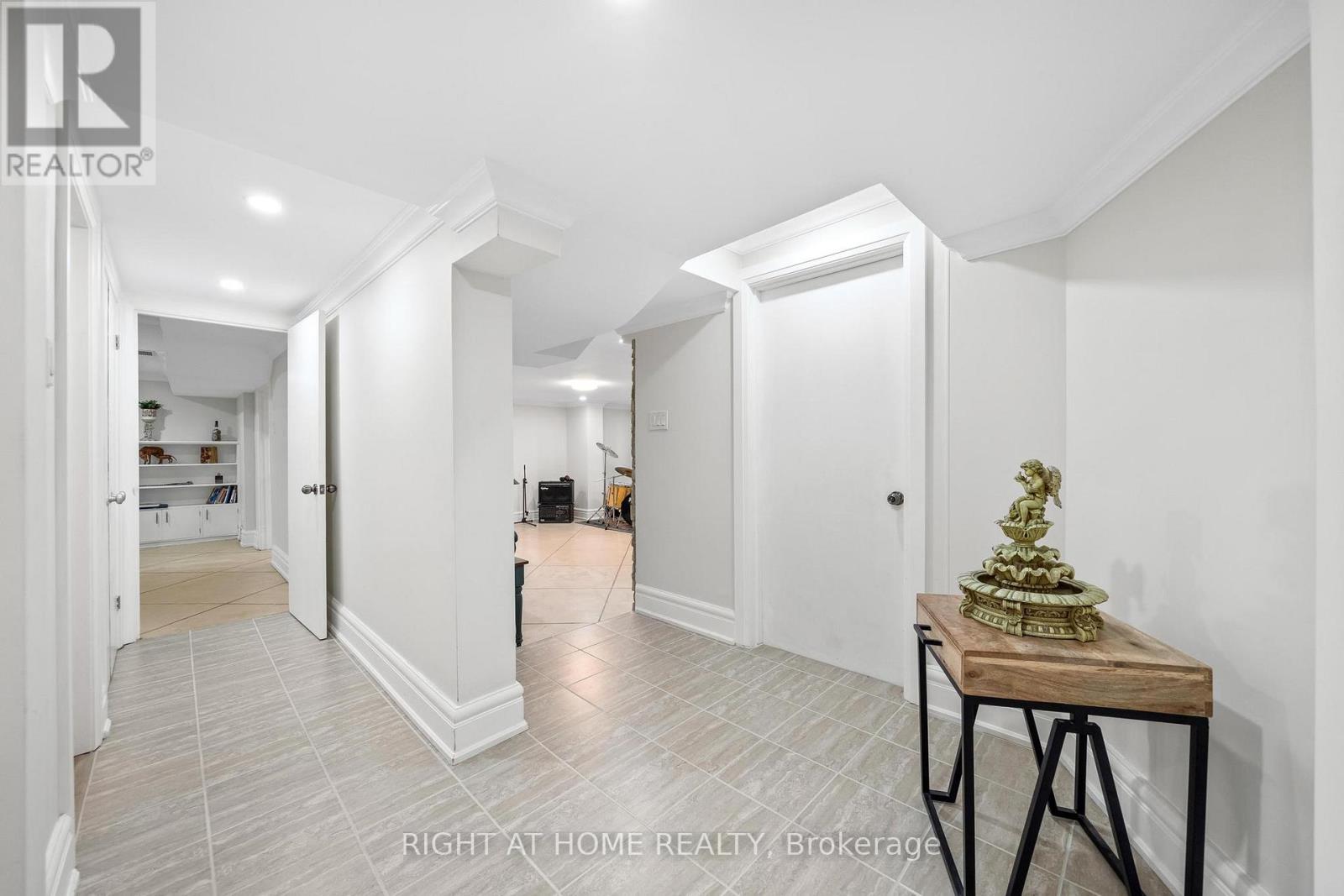 403 Hess Street S, Hamilton, Ontario  L8P 3R2 - Photo 35 - X12143694